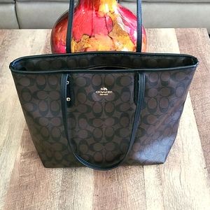 Beautiful Authentic coach tote
